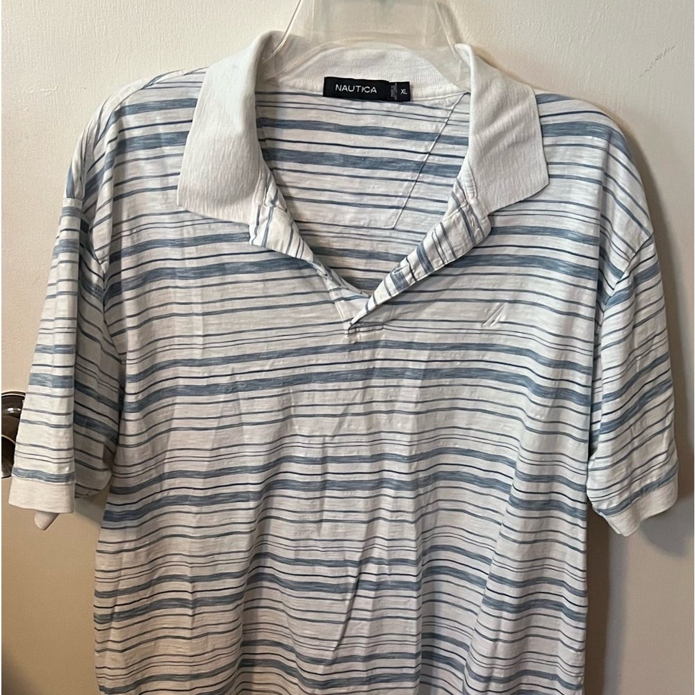 XL Nautica Button Top Polo Type Shirt Wit Nautica Emblem On Left Side